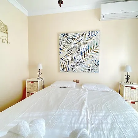 Mit Privatpool Fuer 10 Personen Ca 240 Qm In Nerja, Andalusien Costa Del Sol Holiday home