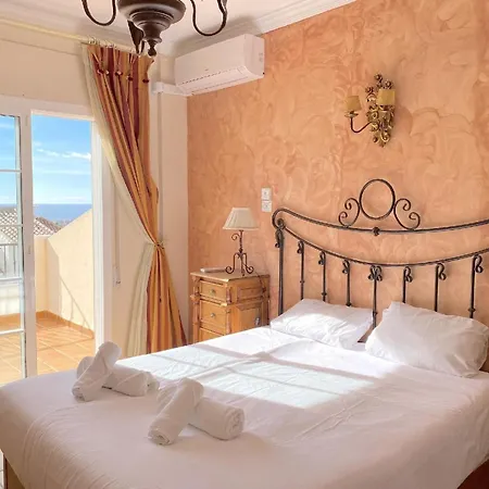 Mit Privatpool Fuer 10 Personen Ca 240 Qm In Nerja, Andalusien Costa Del Sol Holiday home